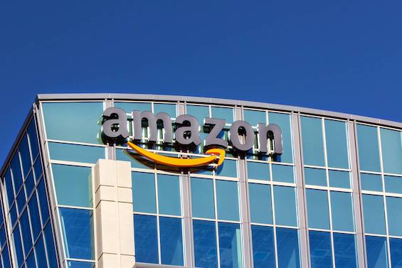 Amazon to cut 16 000 jobs after email error