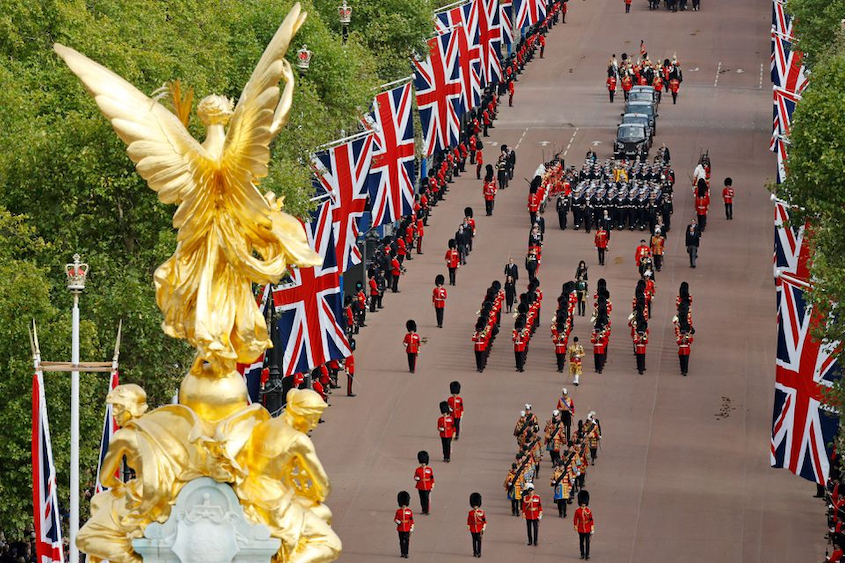 queen's cortege