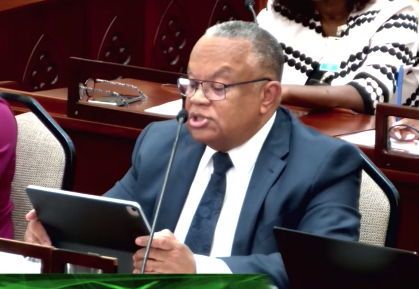 Walcott touts bill to regulate medicine