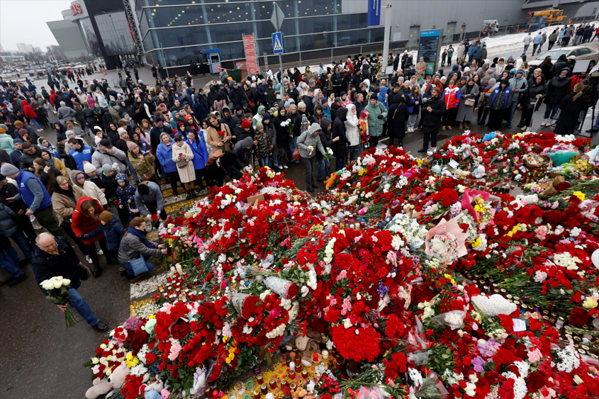 Russians lower flags to honour concert hall victims - nationnews.com