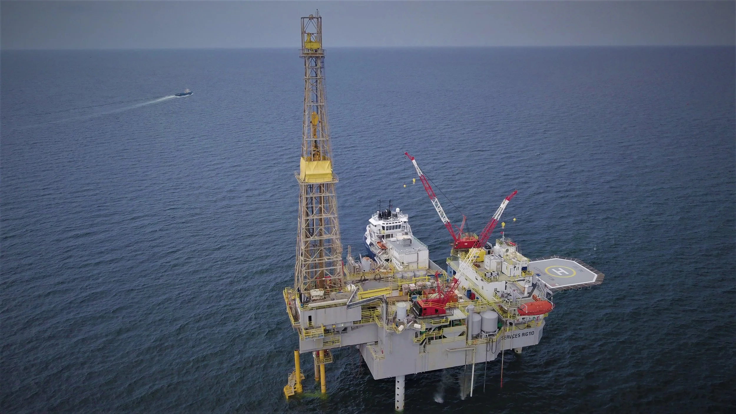 New efforts to salvage oil platform, and recover body