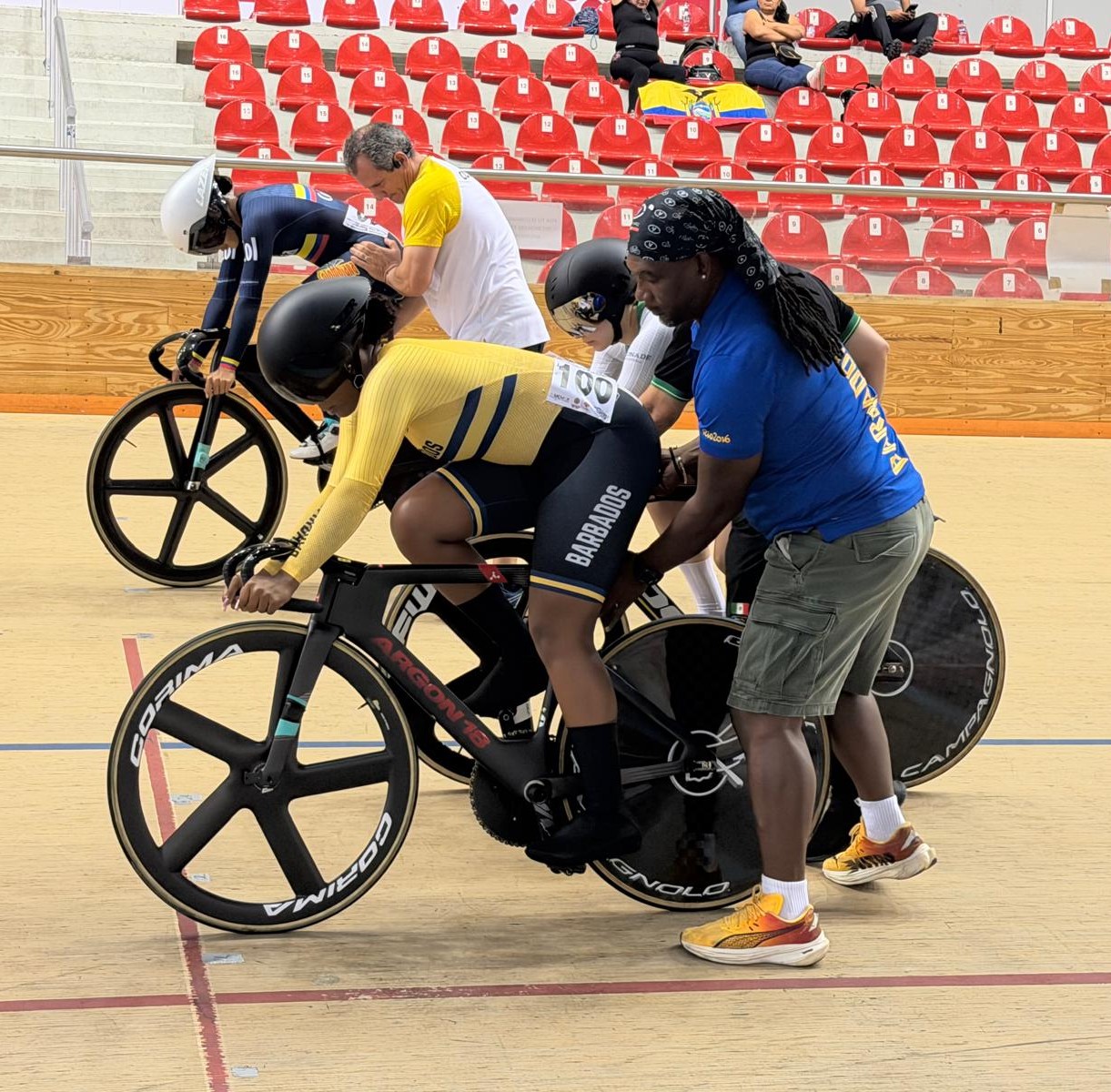 Greaves advances to Junior Pan Am Keirin final