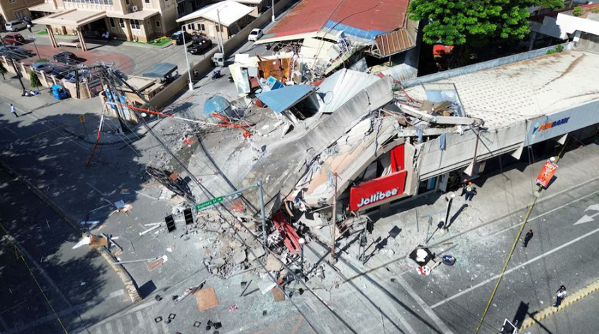 32 dead after 7.8 magnitude quake hits Philippines
